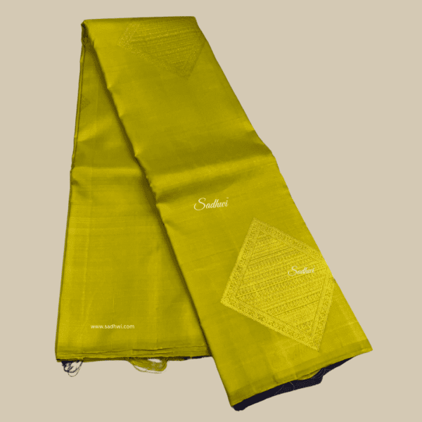Light Green with Royal Blue Borderless Pure Kanchipuram Silk Saree - Image 2