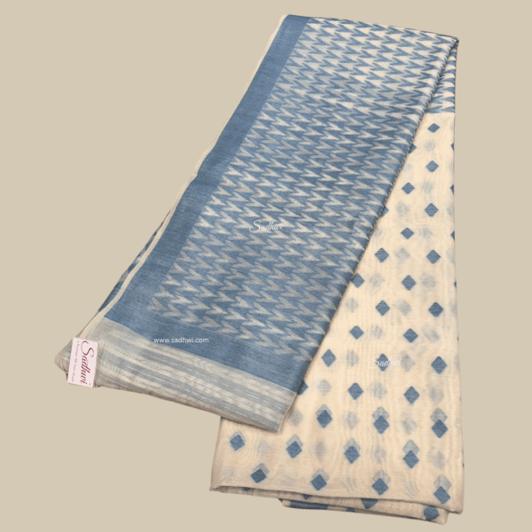 White with Blue Pure Jamdhani Cotton Saree - Image 2